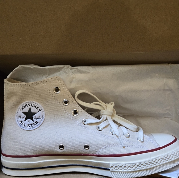 Converse - Picture 3 of 3